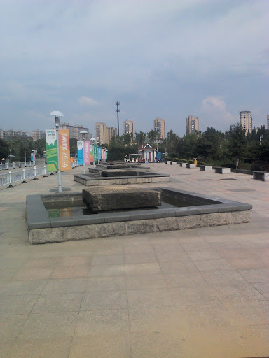 江堤广场