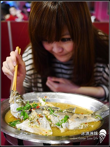 【台北東區】泰富豪 - 泰式吃到飽 一整條魚好過癮！