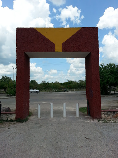 Puerta Norte, Parque De Oriente