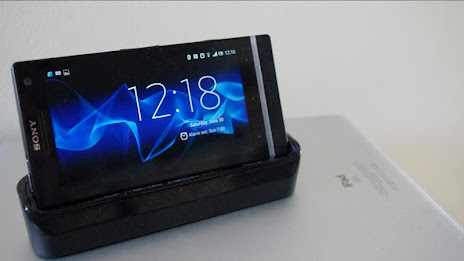 Sony Xperia S Desk Clock poster 2