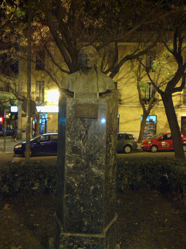 Estatua De Alberto Lisa