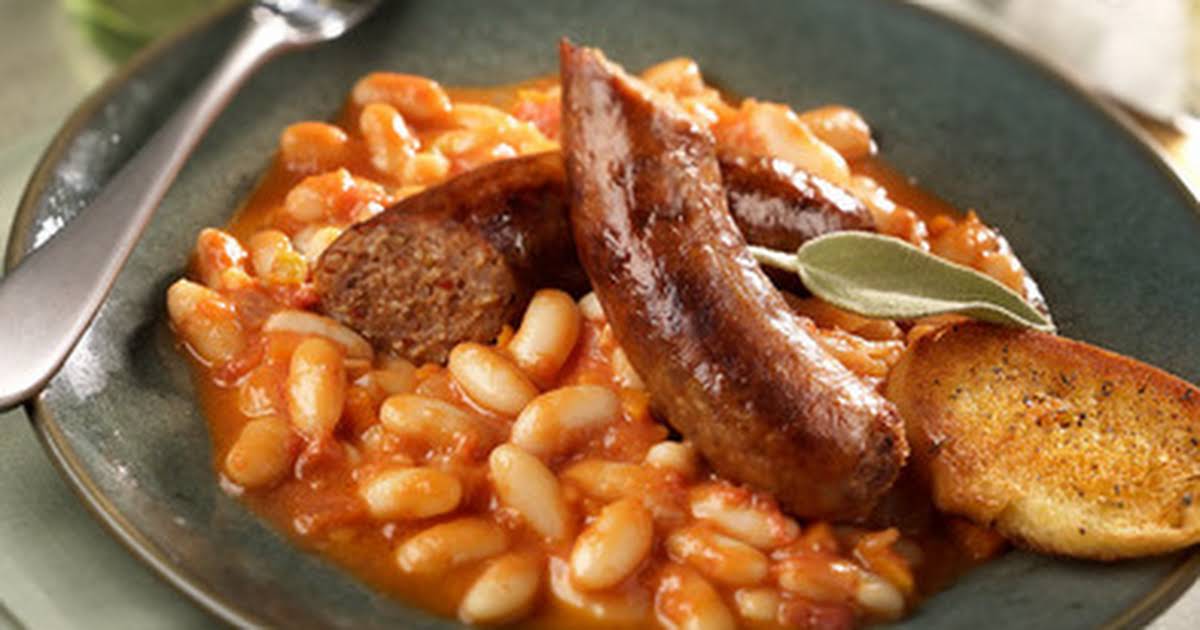 Фасоль по мексикански. Испанский суп чоризо. Фасоль с колбасками. Салат с фасолью и колбасой. Молдавское блюдо из фасоли.