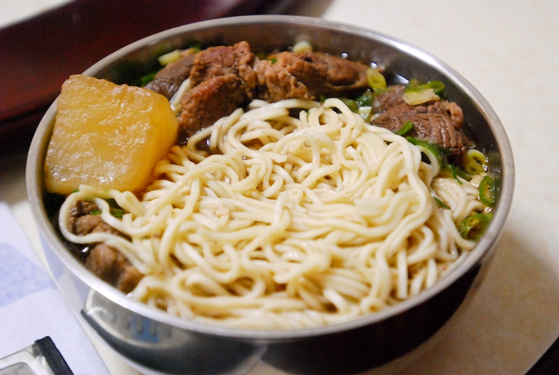 台中 SOGO周邊 - 百里香牛肉麵