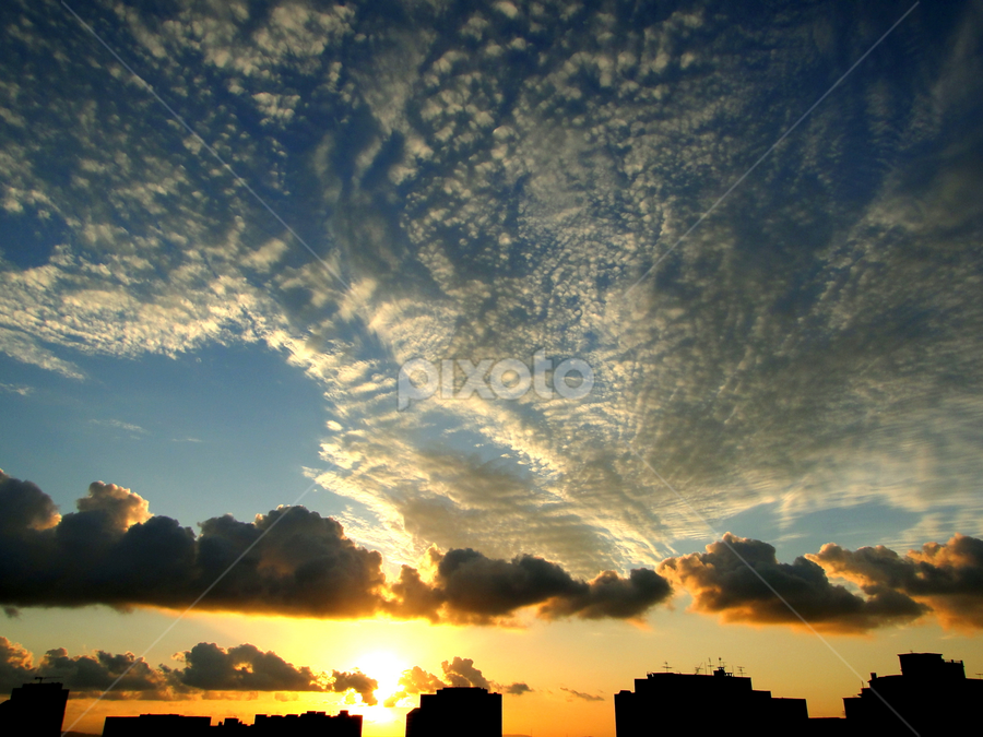 Lindo! by Lígia Halmenschlager - Landscapes Cloud Formations