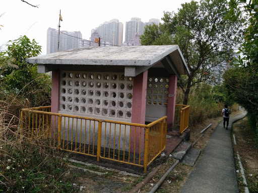 Small Pavilion at Sham Tseng Mid Hill