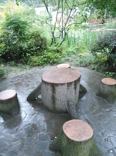 百花潭公园•仿树桩石桌凳