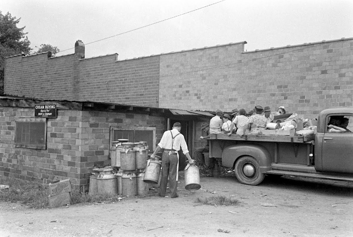 Small Town Saturday Nites, Grayson, Ky Wallace Kirkland — Google Arts