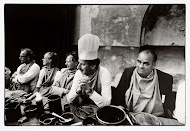 Gemeentebestuurders aan de maaltijd