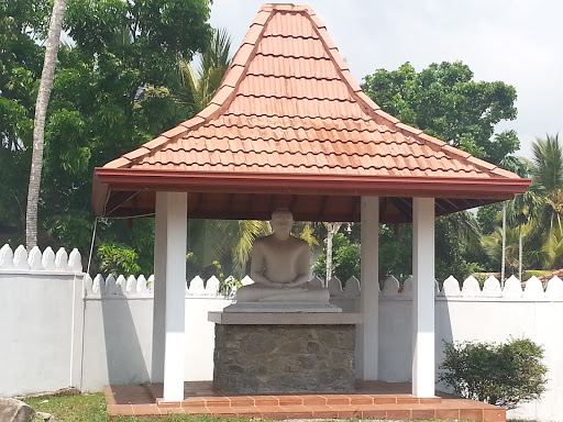 Buddha Statue near Wijetilakaramaya