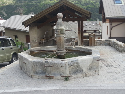 La fontaine ancienne