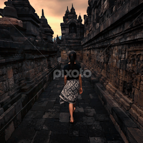 by Cheah Nz - People Street & Candids