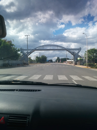 Puente Peatona UASD Recinto Mao