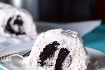 Strawberry Cream and Chocolate Icebox Cake