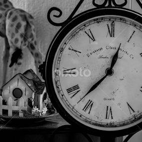 Reloj by Alighieri Rizo - Artistic Objects Antiques