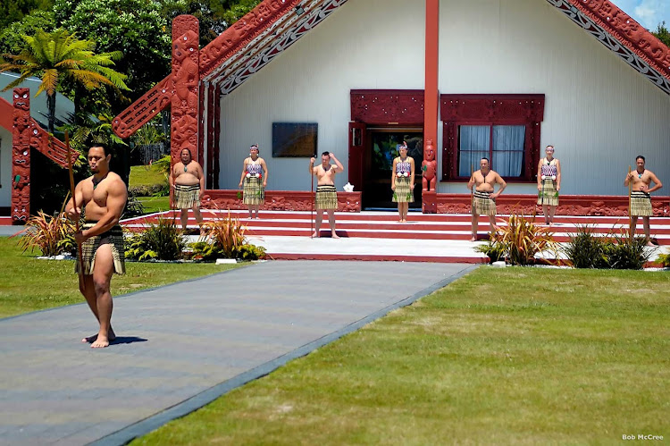 Preserving traditional Maori culture and customs often involves sharing authentic experiences with visitors to New Zealand. At Te Puia in Rotorua, guests are welcomed onto the marae (tribal meeting place) in the traditional manner and in front of the wharenui (sacred meeting house). After taking part in the powhiri (welcoming ceremony), you are forever linked to the marae.