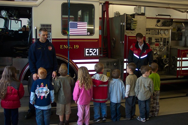 [Firestation Fieldtrip Matt Spring 2007 (3)[5].jpg]