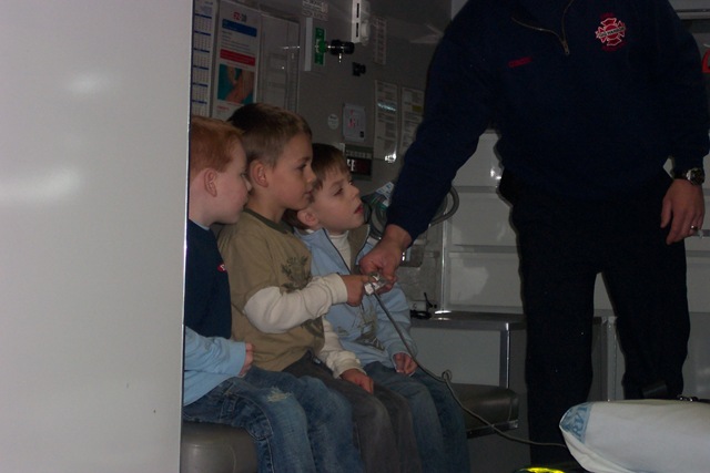 [Firestation Fieldtrip Matt Spring 2007 (11)[2].jpg]