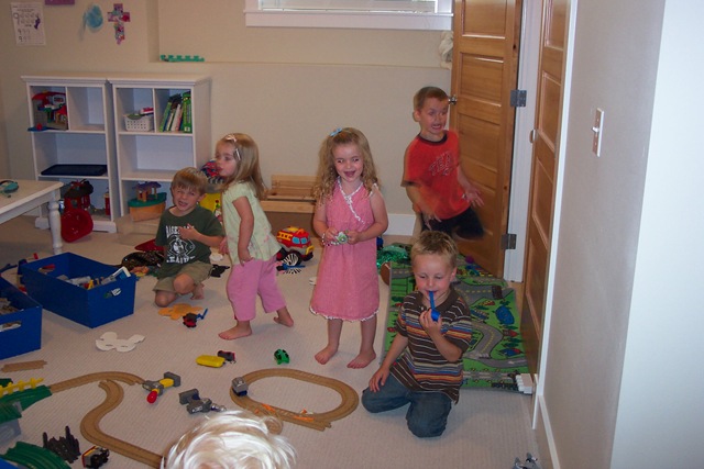 [Brady's 2nd Birthday (6)[2].jpg]