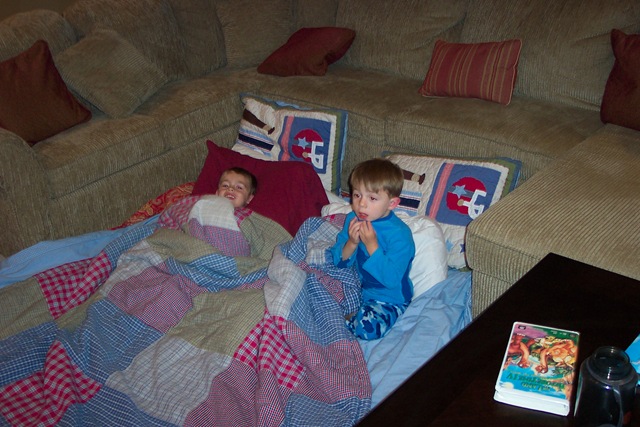 [First Sleep Over With Dylan 8-07 (2)[2].jpg]