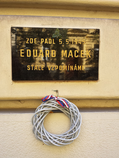 Eduard Macek memorial