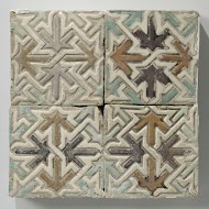 Tegel, veelkleurig versierd met een ornament van dooreen gevlochten sterren