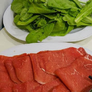 圍爐酸菜白肉火鍋