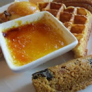 【台北深坑假日大飯店】一樓咖啡