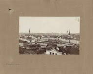 Panoramafoto van gebouwen, kerken en de haven van Stockholm