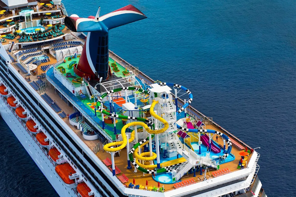Carnival-Sunshine-Slide-Waterpark - Waterworks water park is the sweet spot for a ton of fun atop Carnival Sunshine.