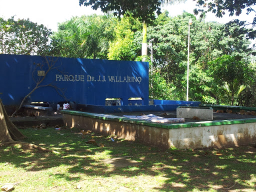 Parque y Fuente Dr. J.J.Vallarino