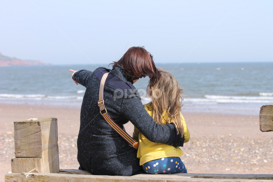 Look! by Owen Taylor - People Family