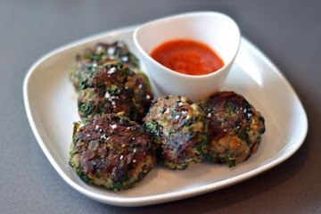 Green Sliders (Spinach, Mushroom, and Beef Mini Burgers)