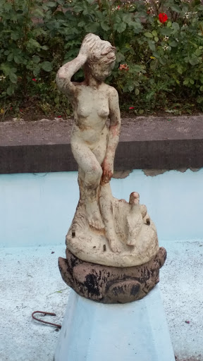 Ponds Statue