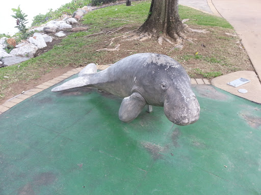 Strand Dugong Statue