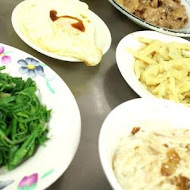 梁記嘉義雞肉飯