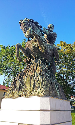 João Ferreira do Amaral Statue