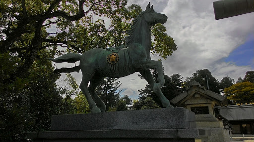 護国神社の馬の像