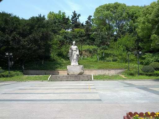 郭公山郭璞雕像
