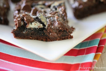 Gooey Cookies and Cream Chocolate Cake Bars