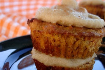 Easter Weekend: Double Decker Carrot Cake Cupcakes
