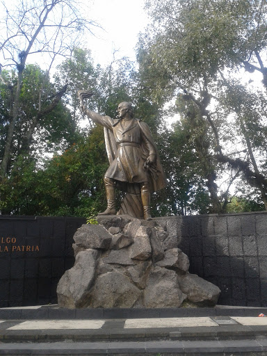 Estatua Hidalgo 