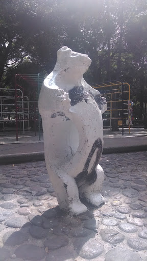Escultura Del Oso Polar