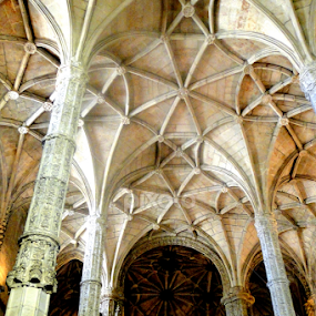 Mosteiro dos Jerônimos, Portugal. by Lígia Halmenschlager - Buildings & Architecture Architectural Detail