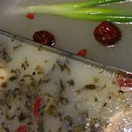 雲之南麗江斑魚火鍋