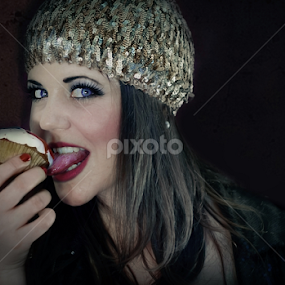 Chu Loo Cakes by Iva Petrović - People Portraits of Women