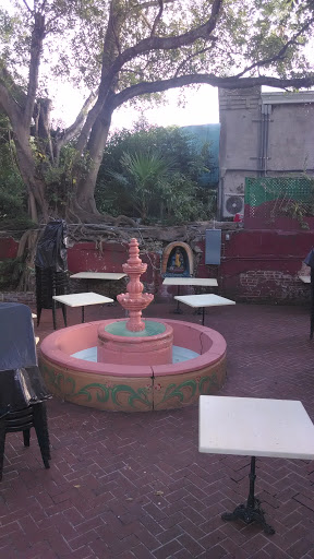 El Meson De Pepe Fountain
