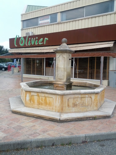 La Fontaine De L'Olivier 