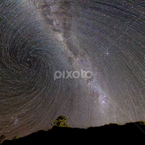 Vortex Milky Way by Ian Mills - Landscapes Starscapes