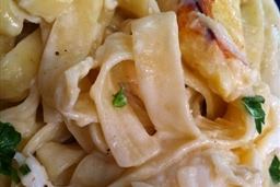 Pasta - Crab or Shrimp Fettuccine Alfredo