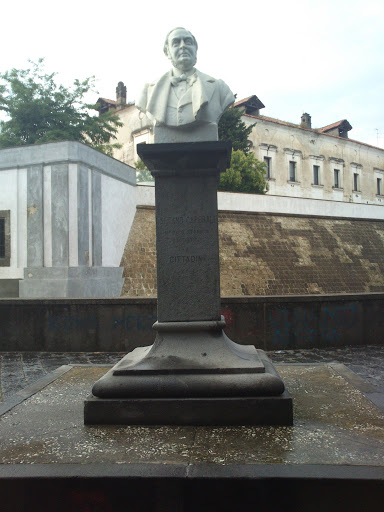 Statua Gaetano Caporale